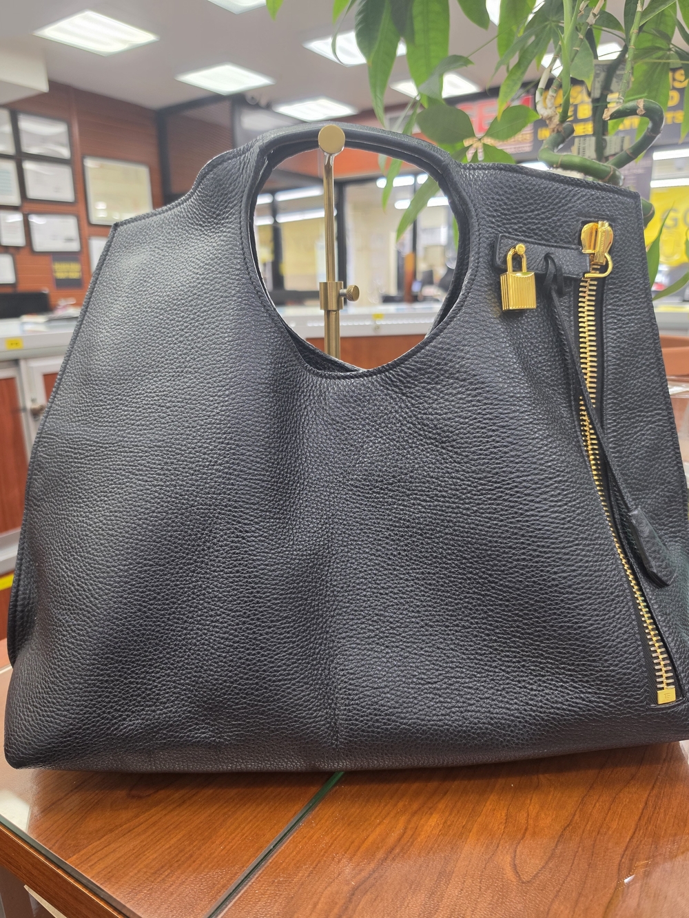 Tom Tord Alix Classic Black Leather Tote Bag with Gold Accents